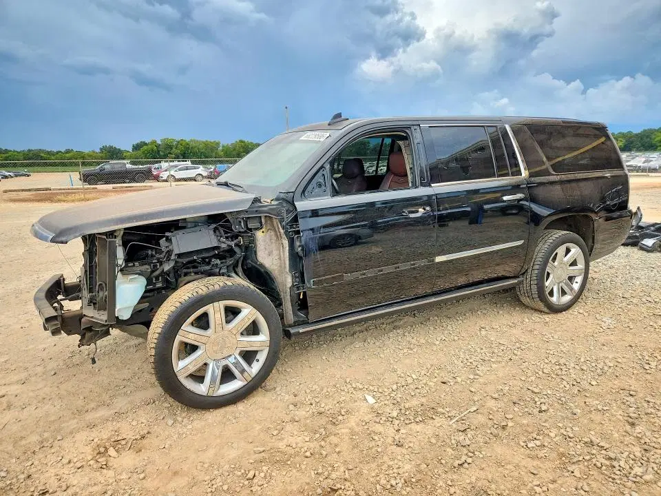 1GYS4TKJ8FR610313 — 2015 Cadillac Escalade, Передняя часть, фото до ремонта