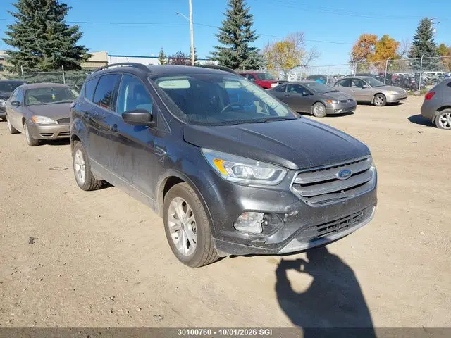 1FMCU9GD5HUC90881 — 2017 Ford Escape SE, Передняя часть, фото до ремонта