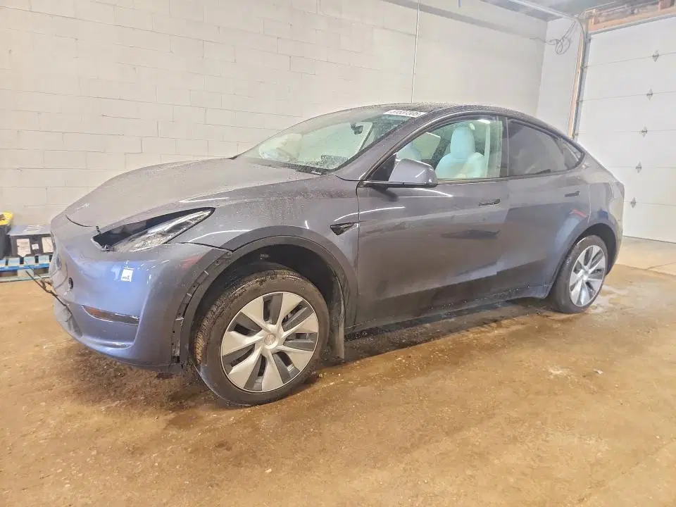 7SAYGDEE2PF610247 — 2023 Tesla Model Y, Передняя часть, фото до ремонта
