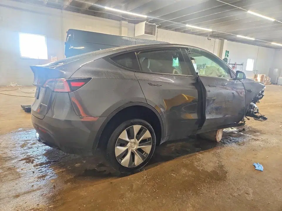 2023 TESLA MODEL Y VIN 7SAYGDEE2PF610247 фото 4