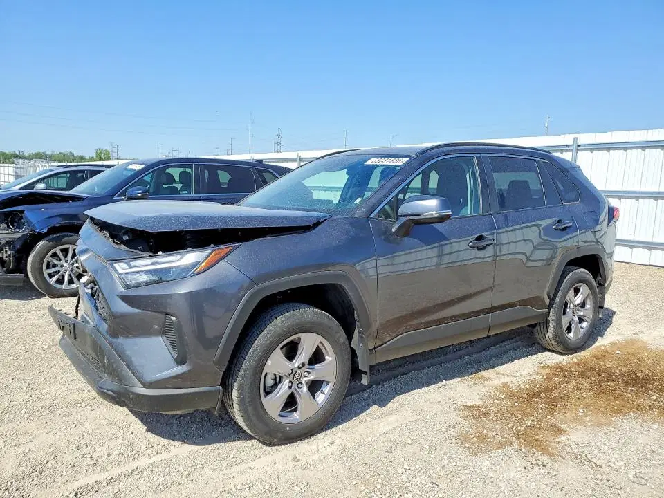 2T3P1RFV3SC568262 — 2025 Toyota RAV4, Передняя часть, фото до ремонта