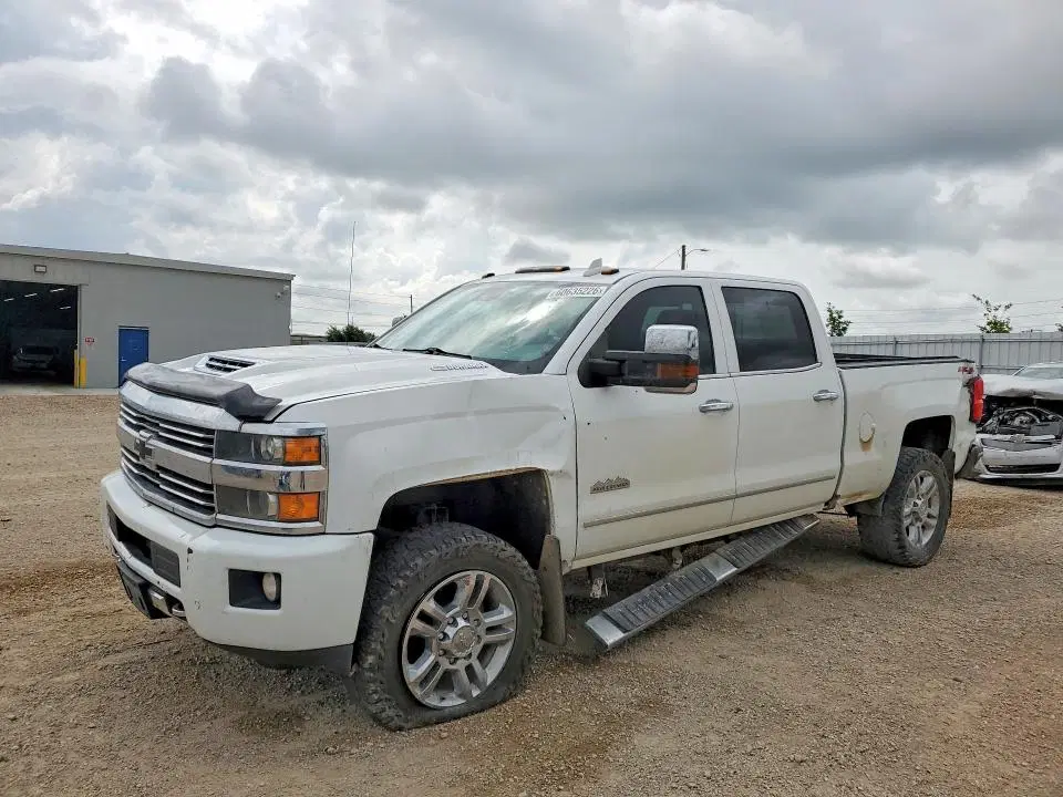 1GC1KXEY9HF244342 — 2017 Chevrolet Silverado, Передняя часть, фото до ремонта