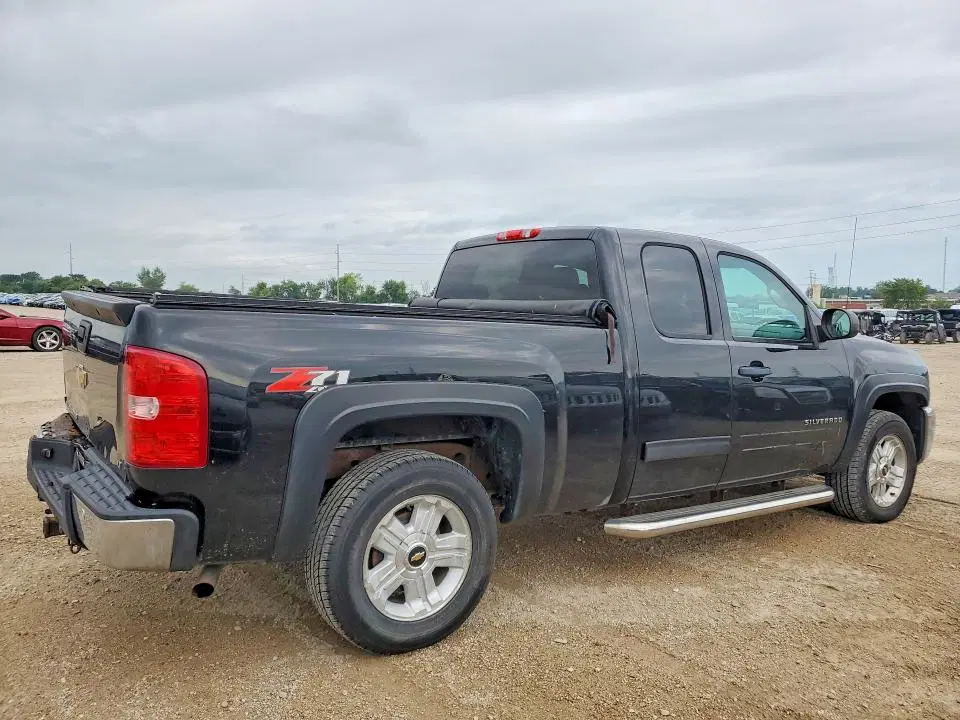 2013 CHEVROLET SILVERADO VIN 1GCRKSE72DZ257388 фото 3