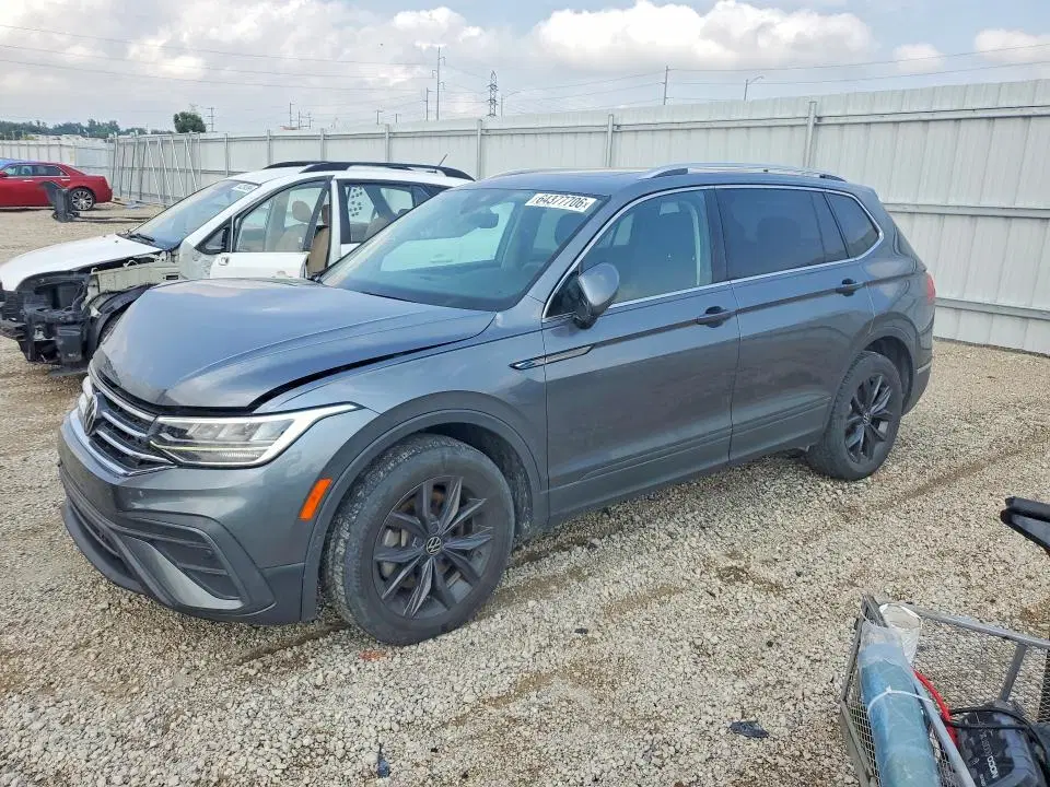 3VV3B7AX3NM036606 — 2022 Volkswagen Tiguan, передняя часть, фото до ремонта