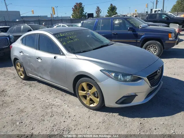 3MZBM1U71GM287217 — 2016 Mazda MAZDA3 G/GX, Передняя часть, фото до ремонта