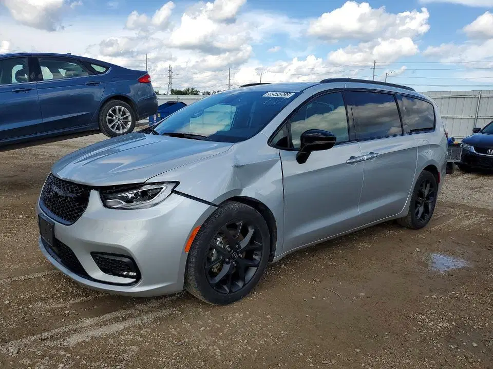 2C4RC1GG5PR598836 — 2023 Chrysler Pacifica, Передняя часть, фото до ремонта