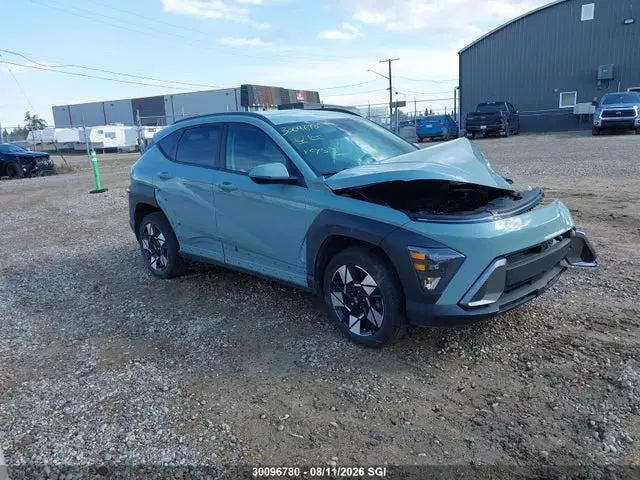 KM8HBCAB8SU229273 — 2025 Hyundai Kona SEL, Передняя часть слева (Left Front), фото до ремонта
