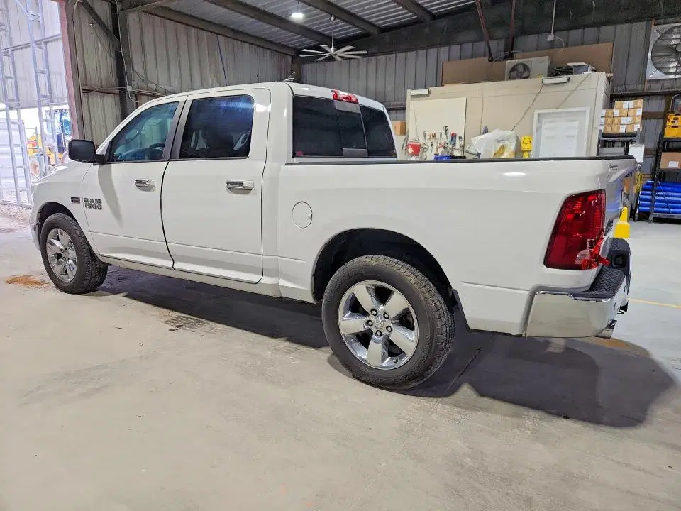 2015 RAM 1500 VIN 1C6RR6LT2FS561794 фото 2