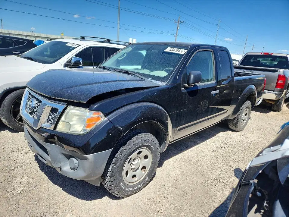 1N6BD0CTXGN762331 — 2016 Nissan Frontier, передняя часть, фото до ремонта