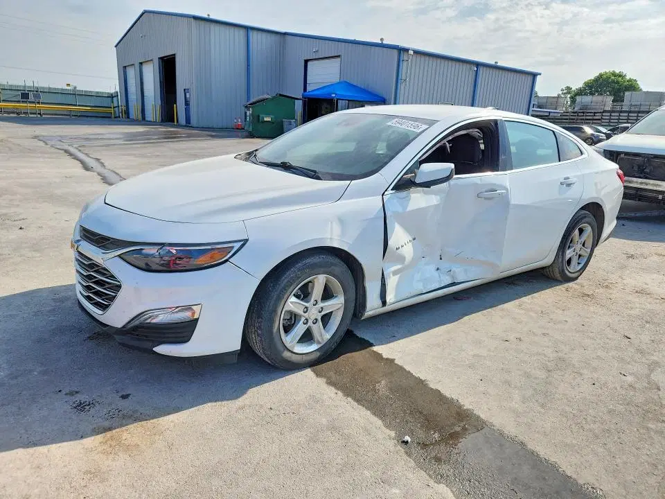 1G1ZC5ST5RF147212 — 2024 Chevrolet Malibu, Боковая часть, фото до ремонта