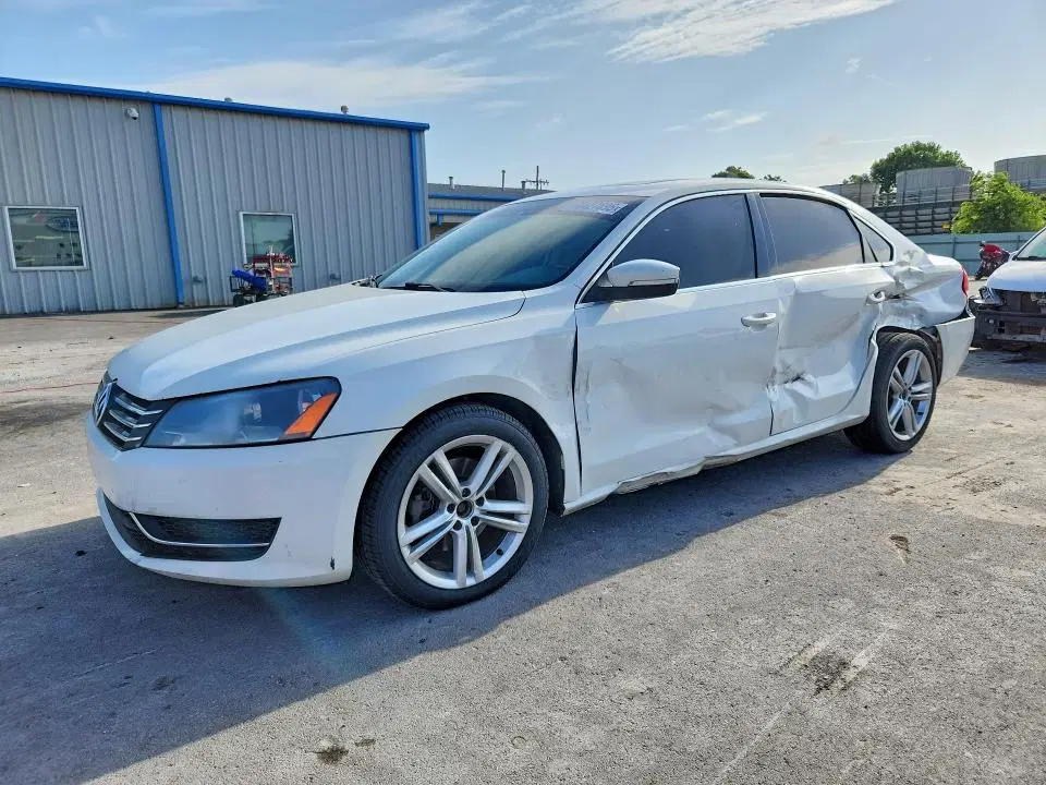 1VWBH7A35EC010013 — 2014 Volkswagen Passat, Боковая часть, фото до ремонта