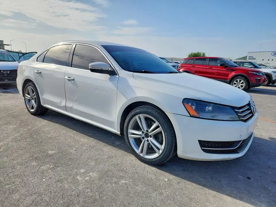 2014 VOLKSWAGEN PASSAT VIN 1VWBH7A35EC010013 фото 4