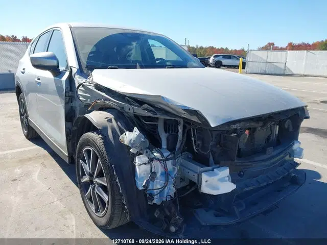 JM3KFBDL7H0159950 — 2017 Mazda CX-5 GT, передняя часть, фото до ремонта