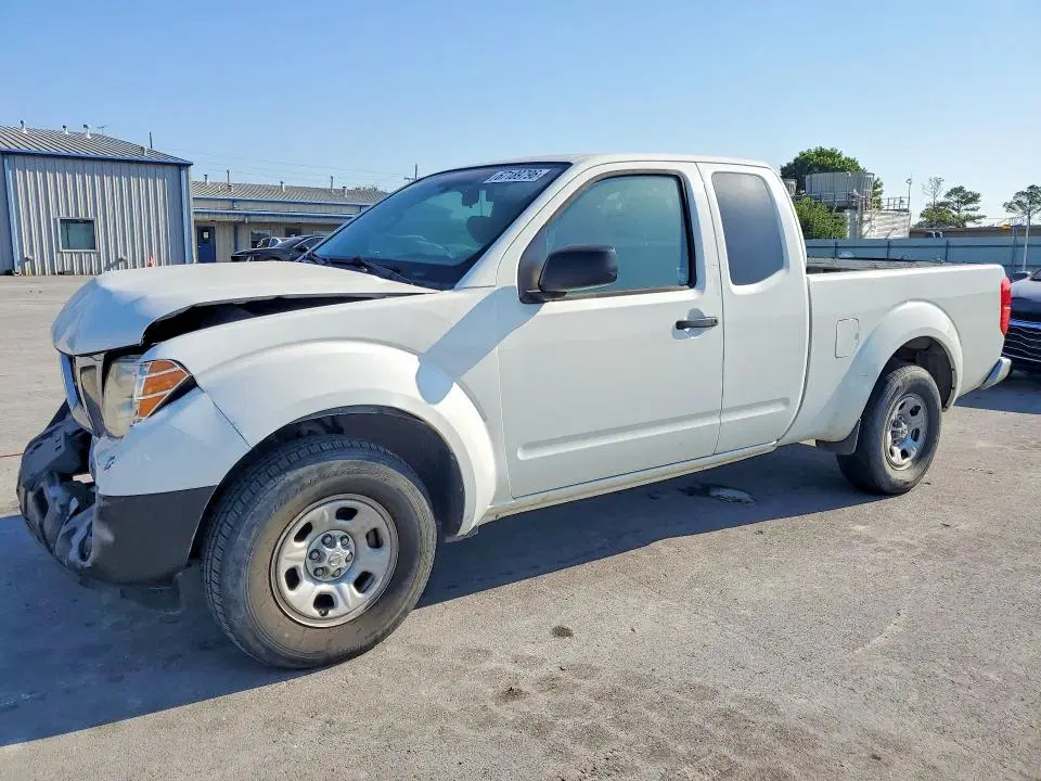 1N6BD0CT3EN733802 — 2014 Nissan Frontier, передняя часть, фото до ремонта