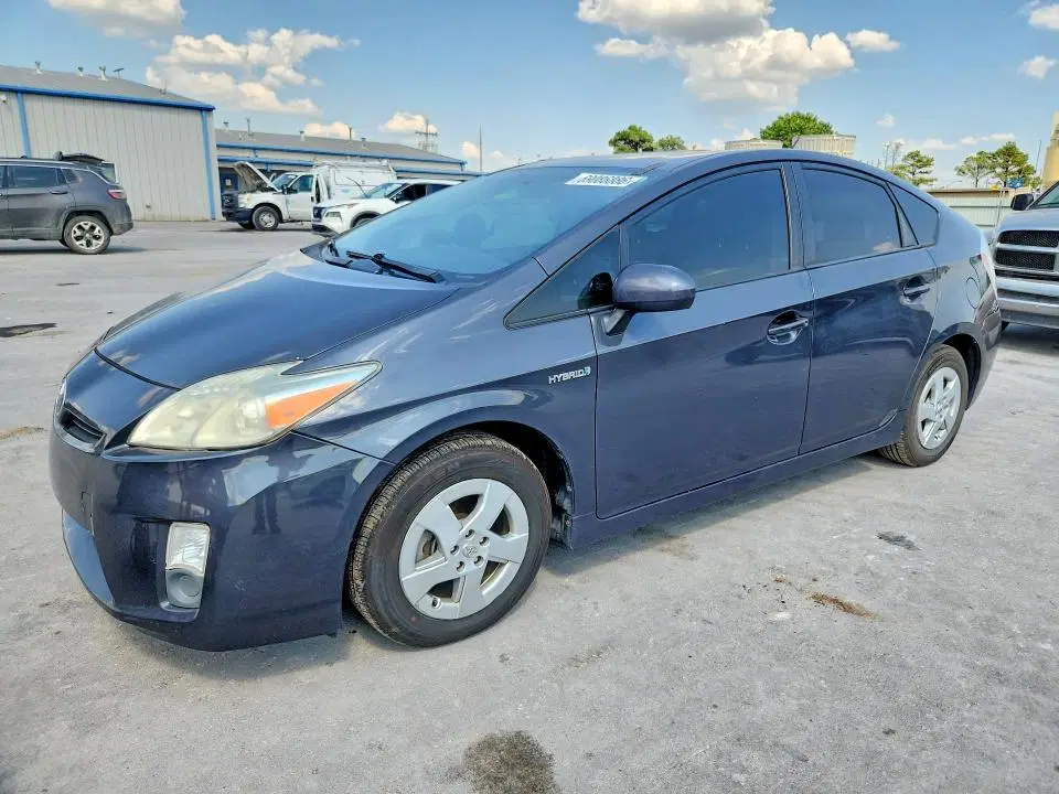 JTDKN3DU8A0110093 — 2010 Toyota Prius, Задняя часть, фото до ремонта