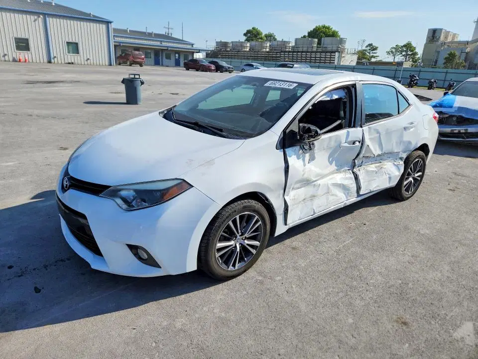 5YFBURHE3GP379321 — 2016 Toyota Corolla, Боковая часть, фото до ремонта