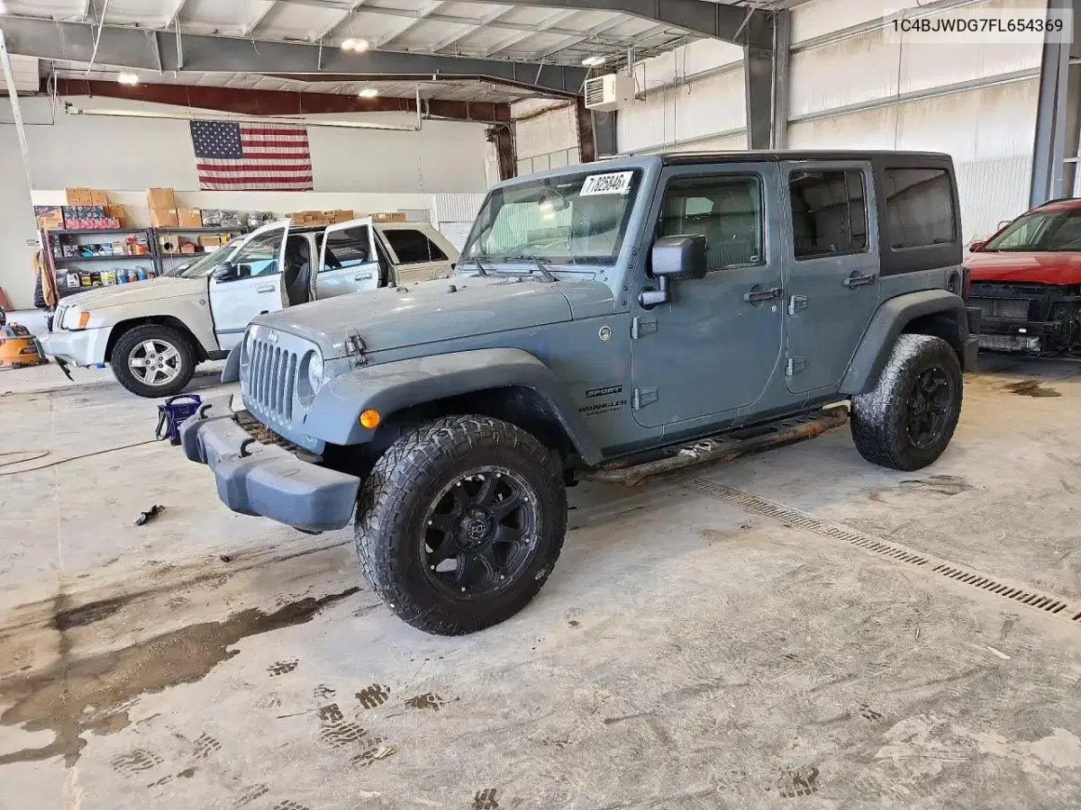 1C4BJWDG7FL654369 — 2015 Jeep Wrangler, мелкие вмятины и царапины, фото до ремонта