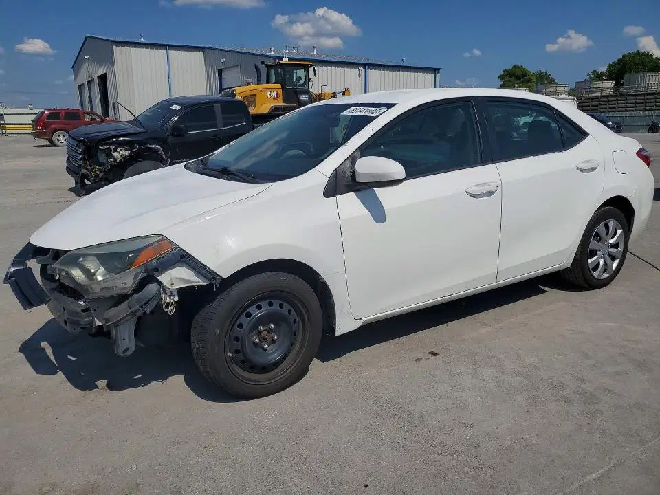 5YFBURHE0FP306566 — 2015 Toyota Corolla, механические повреждения, фото до ремонта