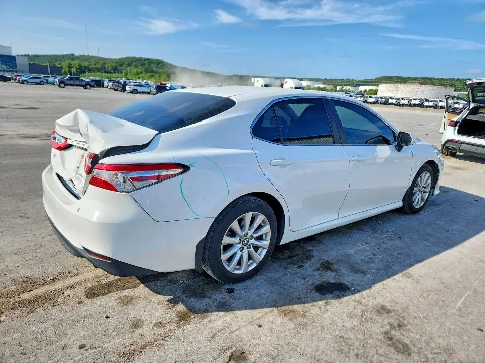 2018 TOYOTA CAMRY VIN 4T1B11HK5JU031719 фото 3