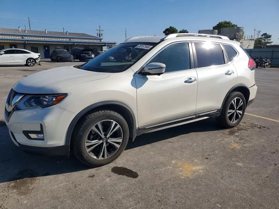 JN8AT2MV3HW025422 — 2017 Nissan Rogue, Задняя часть, фото до ремонта