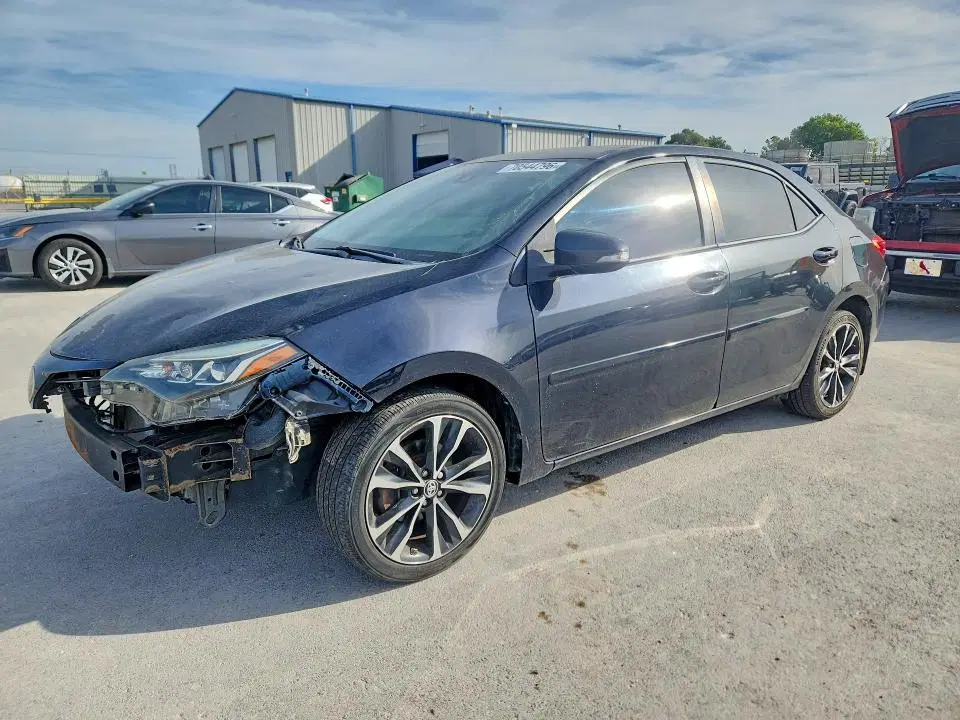 2T1BURHE0HC816158 — 2017 Toyota Corolla, Передняя часть, фото до ремонта