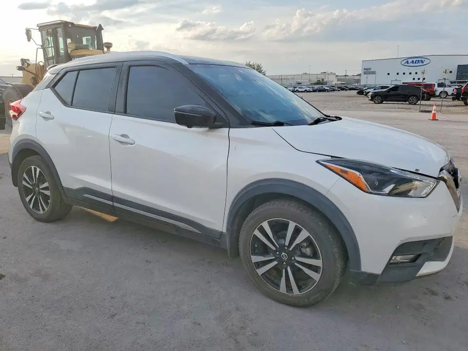 2018 NISSAN KICKS VIN 3N1CP5CU4JL510413 фото 4