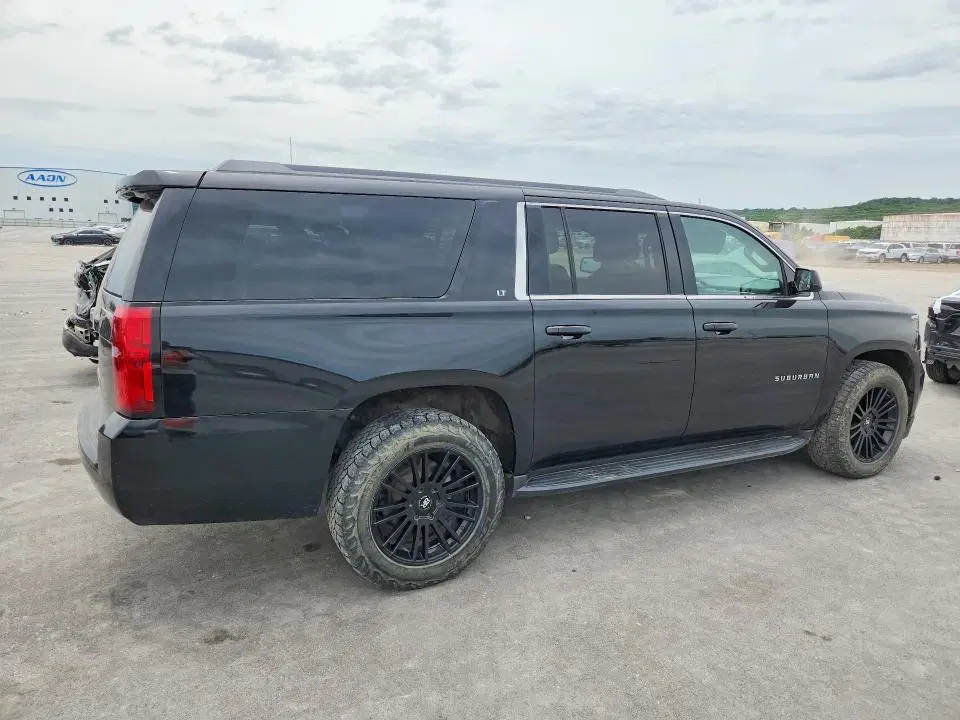 2017 CHEVROLET SUBURBAN VIN 1GNSCHKC9HR305727 фото 3