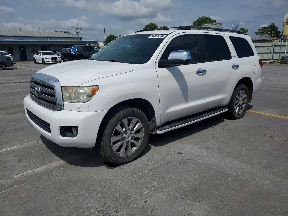 5TDKY5G13GS064120 — 2016 Toyota Sequoia, Мелкие вмятины и царапины, фото до ремонта