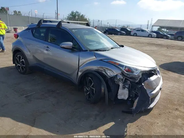 JTNKHMBX0J1008092 — 2018 Toyota C-HR XLE Premium, Передняя часть справа (Right Front), фото до ремонта
