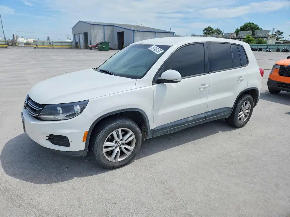 WVGAV7AX4CW578836 — 2012 Volkswagen Tiguan, передняя часть, фото до ремонта