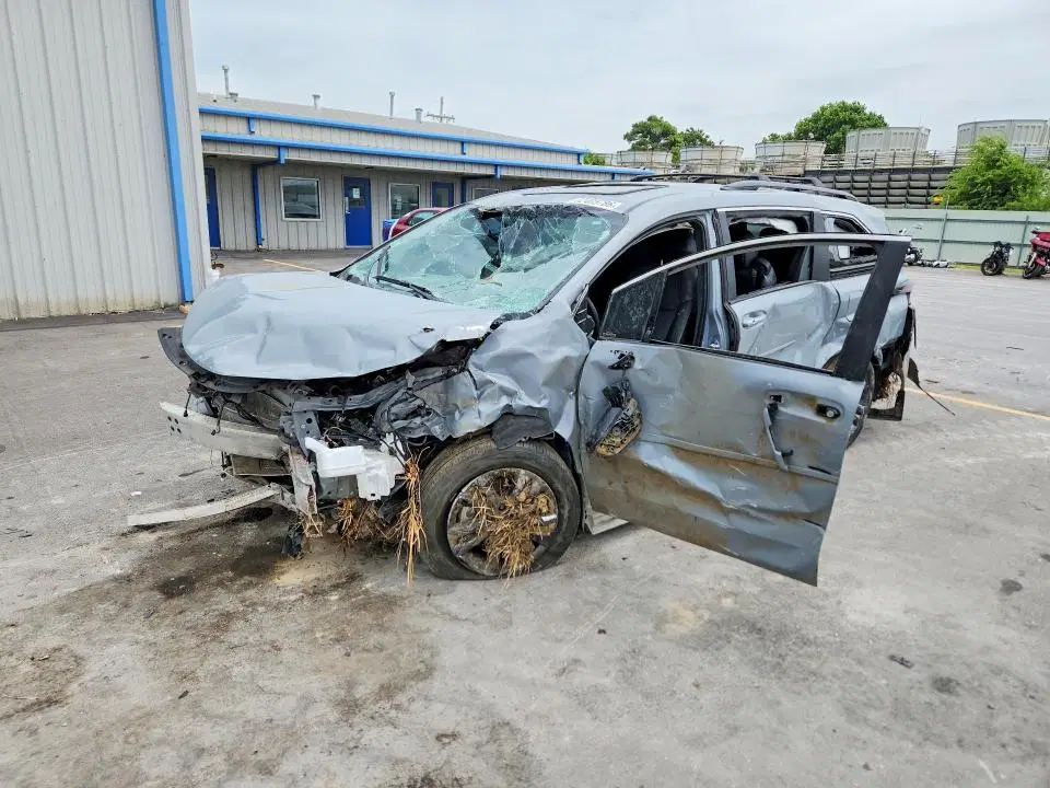 5TDCSKFC8RS143941 — 2024 Toyota Sienna, Повреждения со всех сторон, фото до ремонта