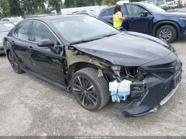 4T1B61HK5JU056654 — 2018 Toyota Camry XSE, Передняя часть справа (Right Front), фото до ремонта