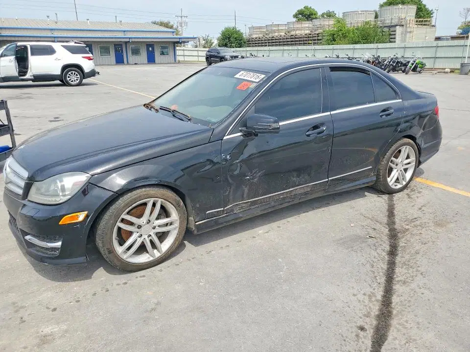 2012 MERCEDES-BENZ C VIN WDDGF8BB5CR207807 фото 2