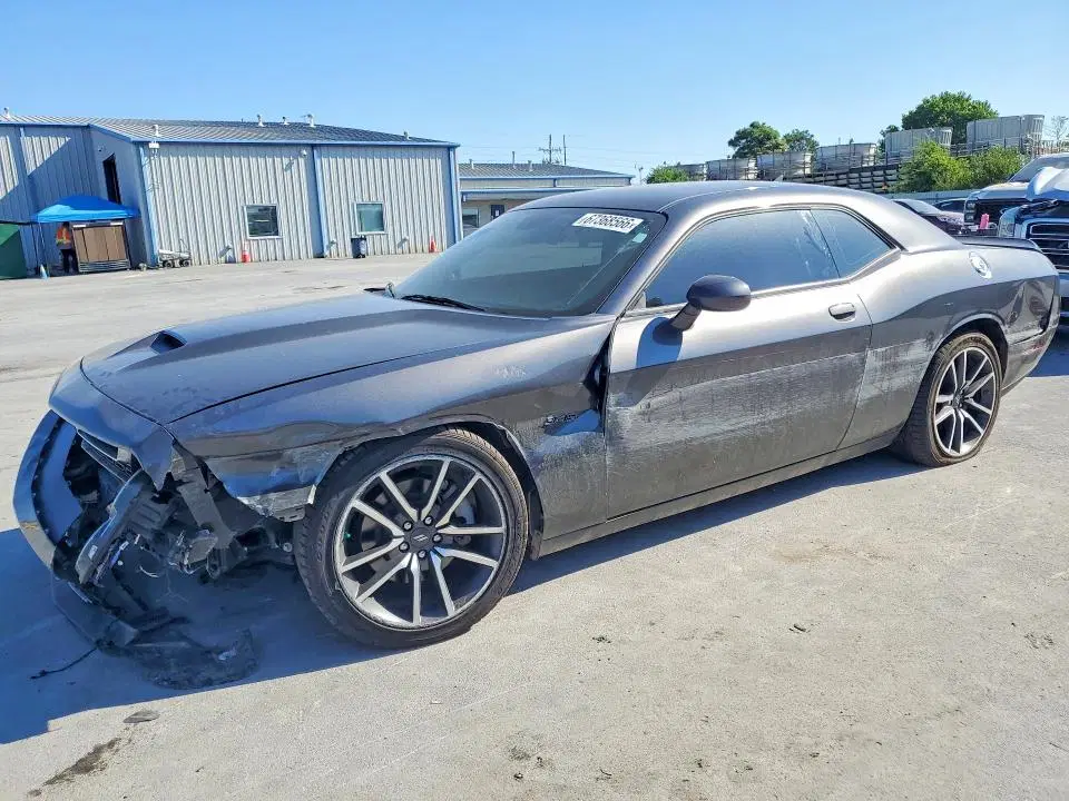 2C3CDZBT2PH695136 — 2023 Dodge Challenger, Передняя часть, фото до ремонта