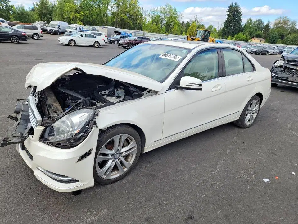 WDDGF8ABXER317112 — 2014 Mercedes-Benz C, передняя часть, фото до ремонта