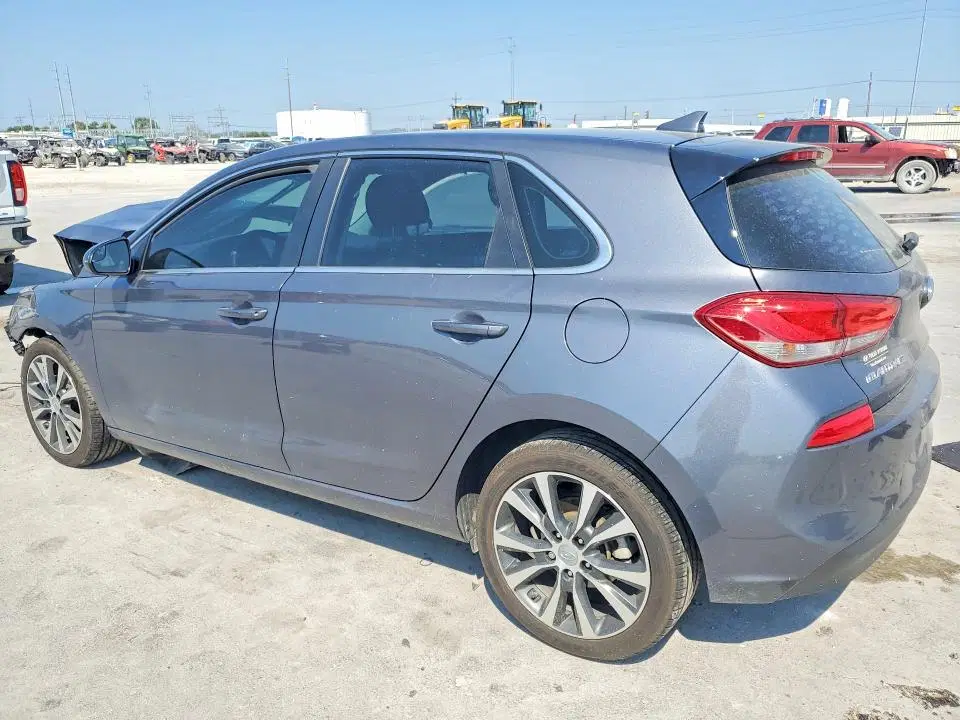 2018 HYUNDAI ELANTRA GT VIN KMHH35LE8JU023949 фото 2