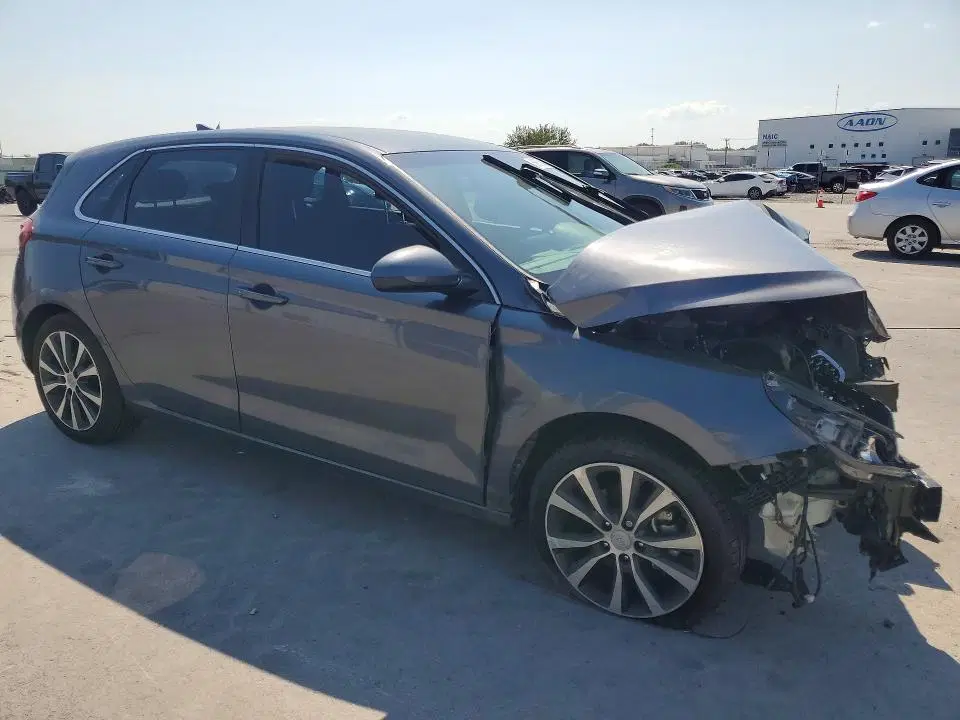 2018 HYUNDAI ELANTRA GT VIN KMHH35LE8JU023949 фото 4