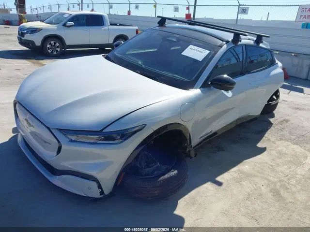 2022 Ford Mustang Mach-e Premium VIN 3FMTK3SU2NMA49600 фото 2