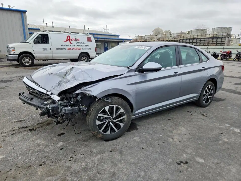3VW5M7BU8RM081548 — 2024 Volkswagen Jetta, Передняя часть, фото до ремонта