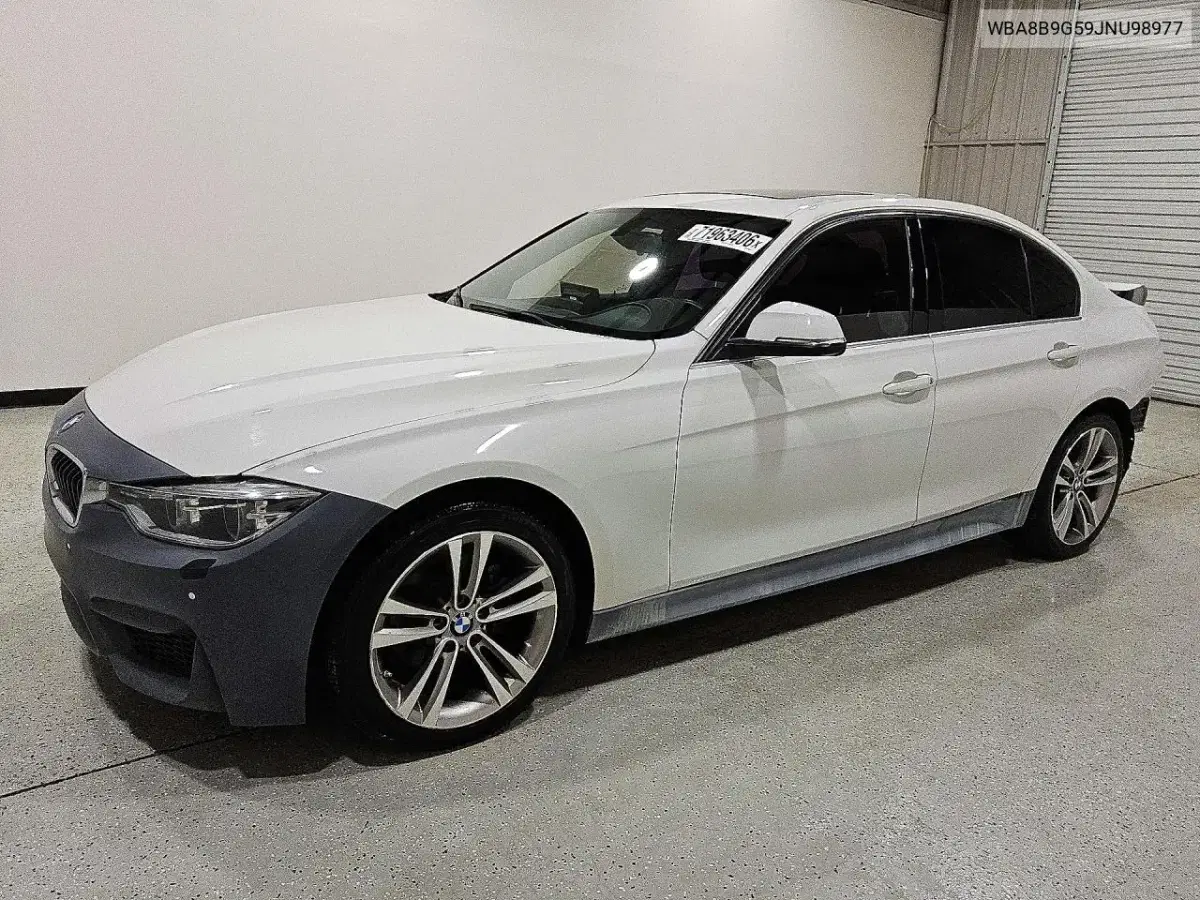 WBA8B9G59JNU98977 — 2018 BMW 3ER, Повреждение корпуса, фото до ремонта