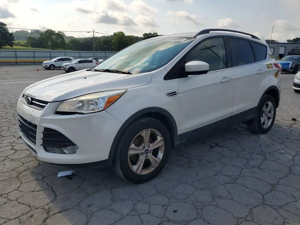 1FMCU0GX1GUC62855 — 2016 Ford Escape, Мелкие вмятины и царапины, фото до ремонта