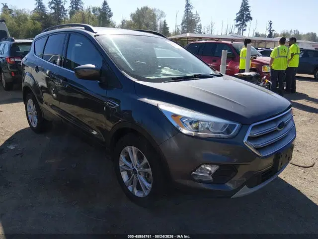 1FMCU9HD8JUC21560 — 2018 Ford Escape SEL, Механические повреждения, фото до ремонта