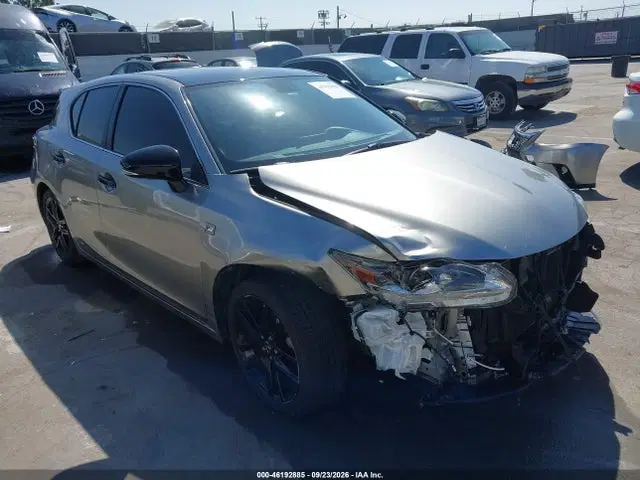 JTHKD5BH9G2270418 — 2016 Lexus CT 200H, Передняя часть, фото до ремонта
