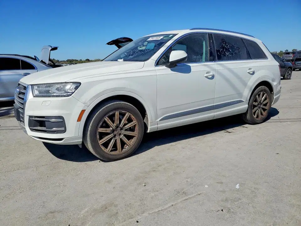 WA1LAAF74HD000201 — 2017 Audi Q7, Мелкие вмятины и царапины, фото до ремонта