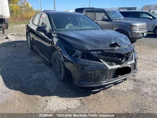 4T1S11BKXNU060941 — 2022 Toyota Camry SE, передняя часть, фото до ремонта