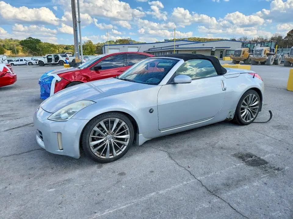 JN1AZ36D66M400123 — 2006 Nissan 350Z, Мелкие вмятины и царапины, фото до ремонта