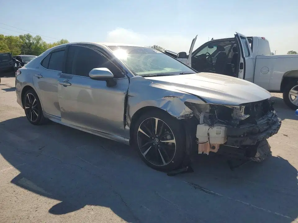 2018 TOYOTA CAMRY VIN 4T1B11HK5JU589683 фото 4
