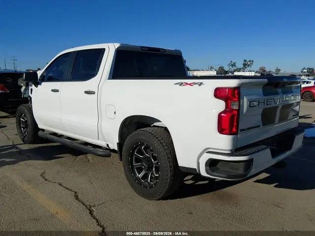 2021 Chevrolet Silverado 1500 4wd Short Bed Custom VIN 1GCPYBEK0MZ261093 фото 3