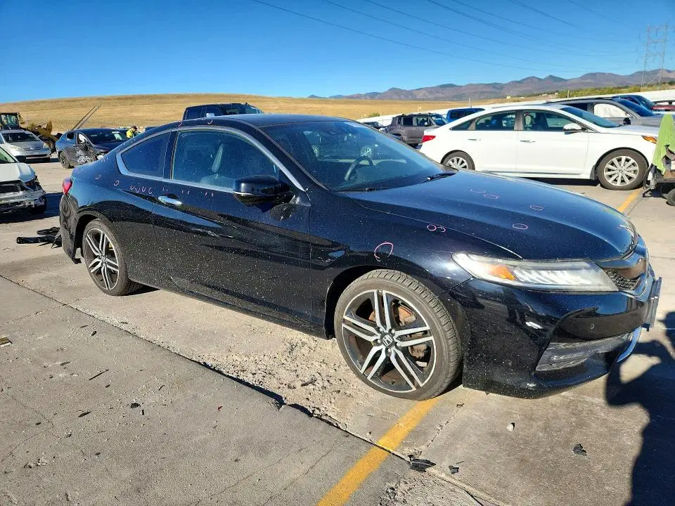 2017 Honda Accord VIN 1HGCT2B03HA000532 фото 4