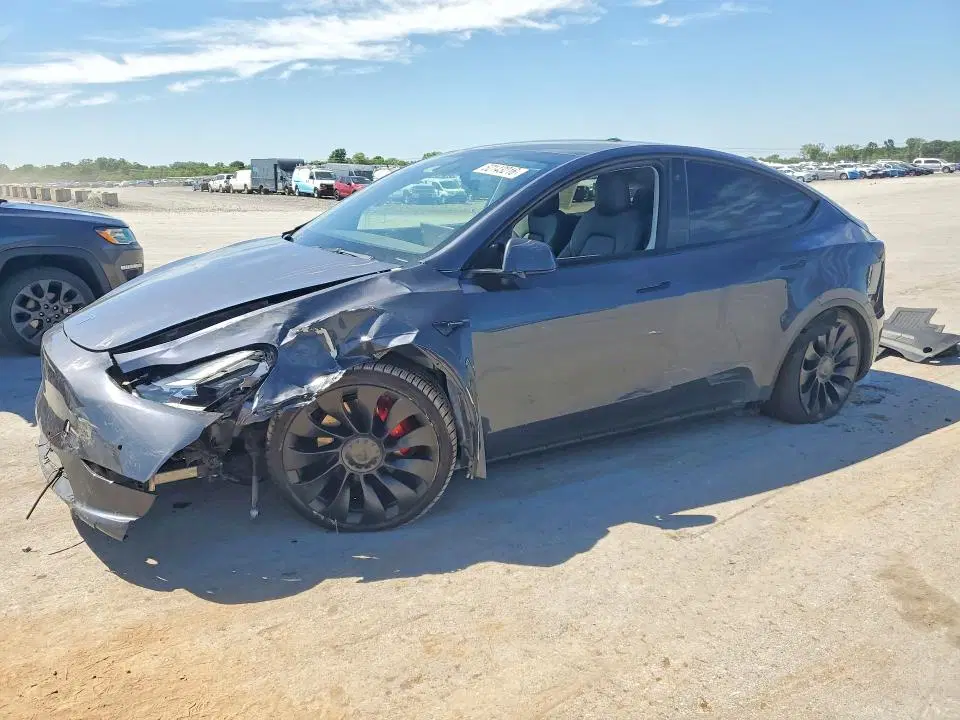 7SAYGDEF4NF456419 — 2022 Tesla Model Y, Передняя часть, фото до ремонта